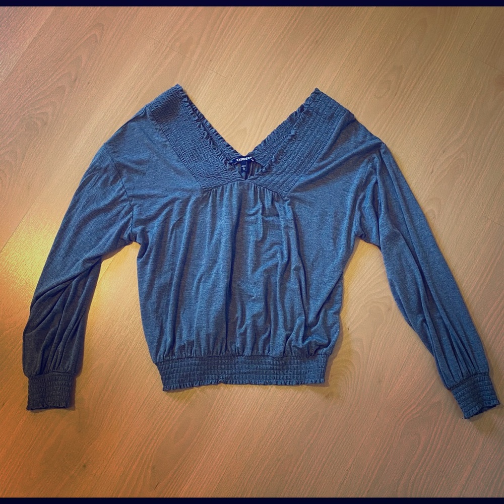 Long sleeve gray shirt